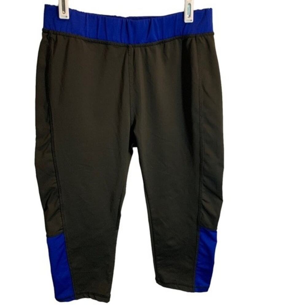 Coco Limon Cropped Black and Blue Workout Leggings. Size Extra Large XL